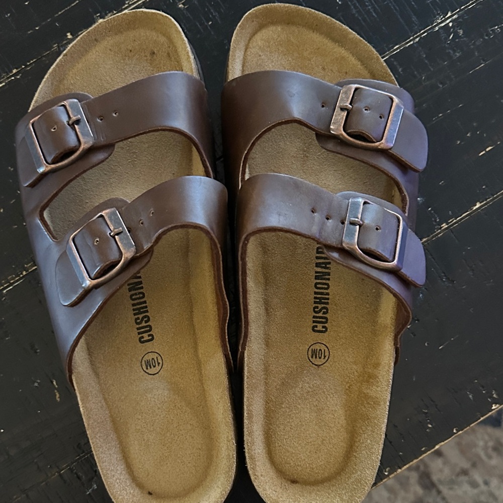 Cushionaire Women's Brown Sandals